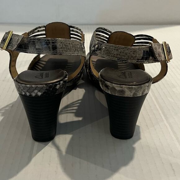 Clarks Star Gaze Wedge Heel Gray Black Snakeskin Strappy Bendable Sandals Sz 9 - Picture 6 of 10